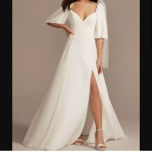 NWT Bubble Sleeve Georgette V-Neck Wedding Dress Size 10